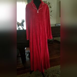 LONG ZIPUP RED LOUNGING ROBE BY EILEEN WEST.